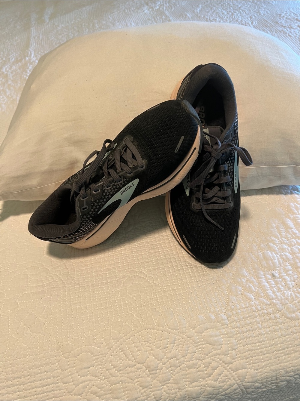 Brooks Ghost Ladies Walking Sneakers Size 7